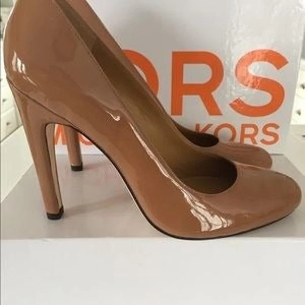 {{SOLD}} KORS by Michael Kors CAMEL/TAN Leather Stiletto Pumps Size 9 {{SOLD}}